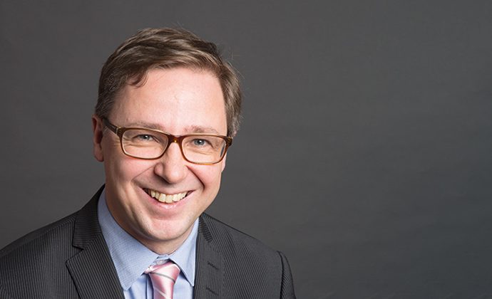 Mikael Sjövall är journalist och ordförande för Finlands Svenska Publicistförbund.