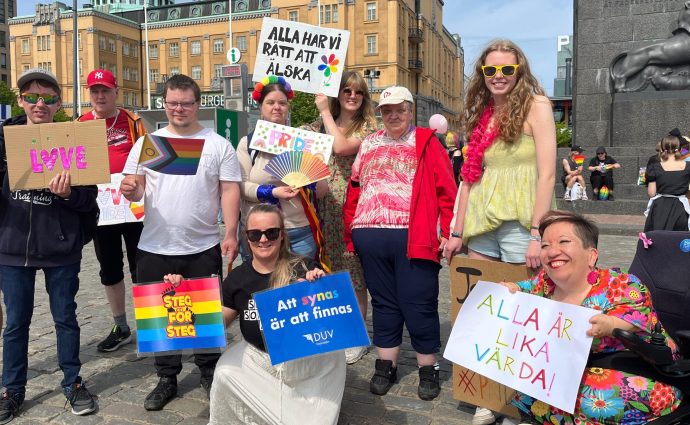 SAMS vänner, FDUV i Vasanejden och Steg för steg är redo för Vasa Pride.