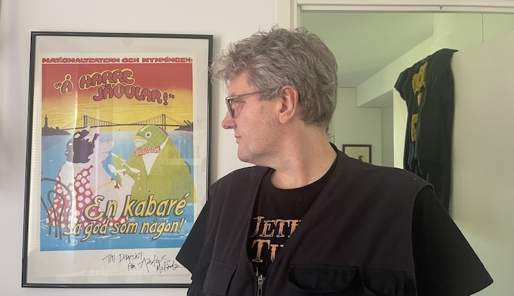 Dan Eskil Jansson i sin lägenhet.